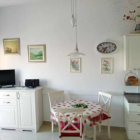 Annamaria Apartment Pula Ngoại thất bức ảnh